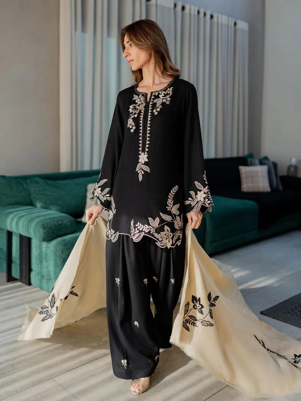 Myarah   Embroidered   3pc