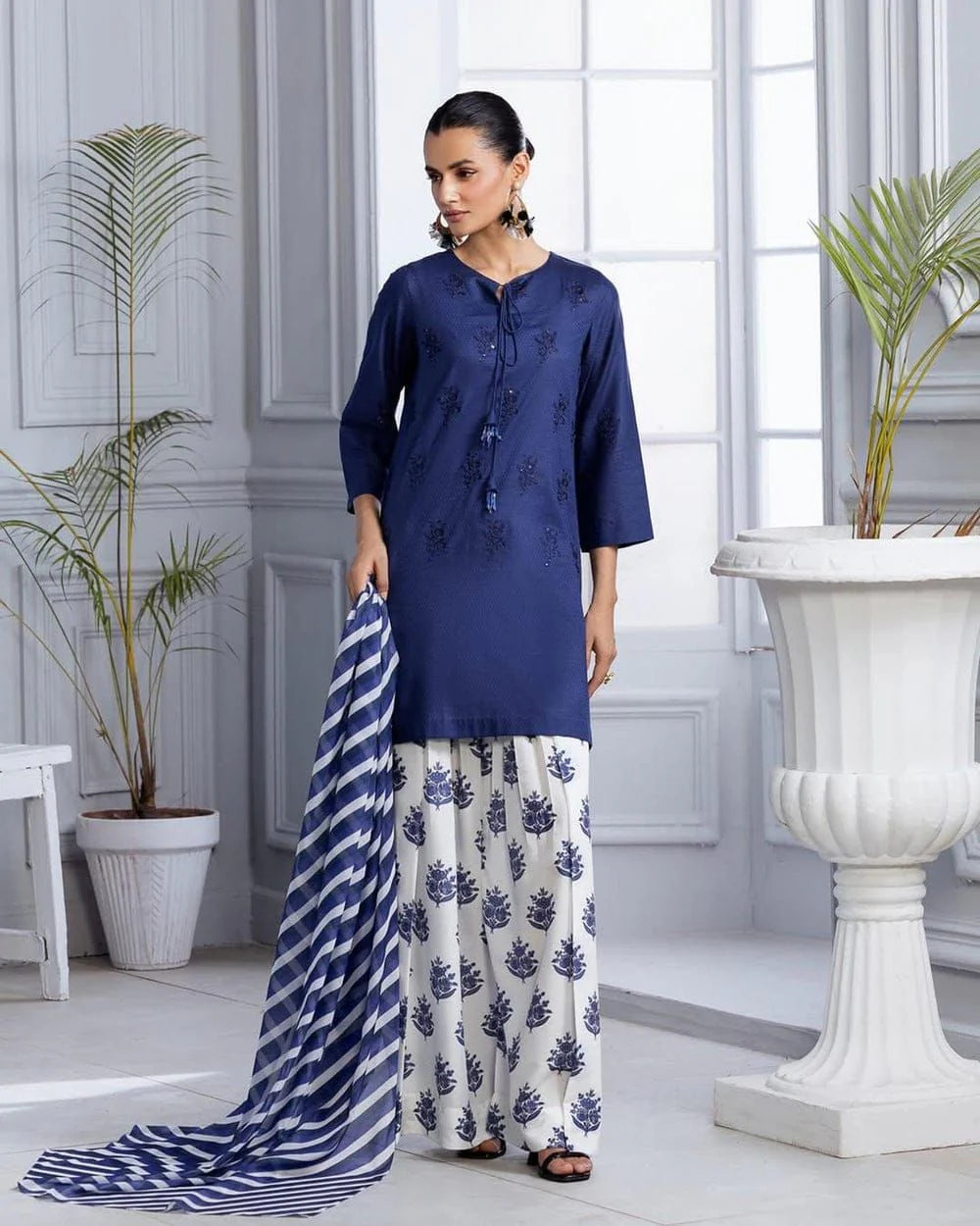 Salina   Amber   Embroidered   3pc