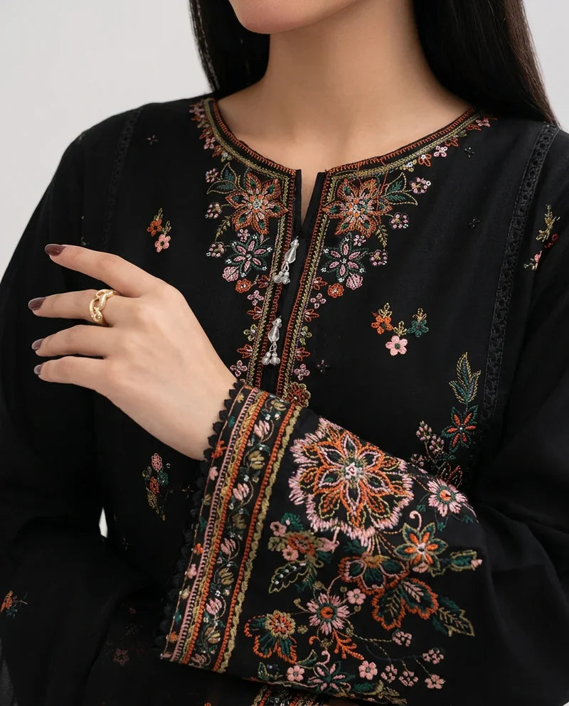 Hareem   Embroidered   3pc