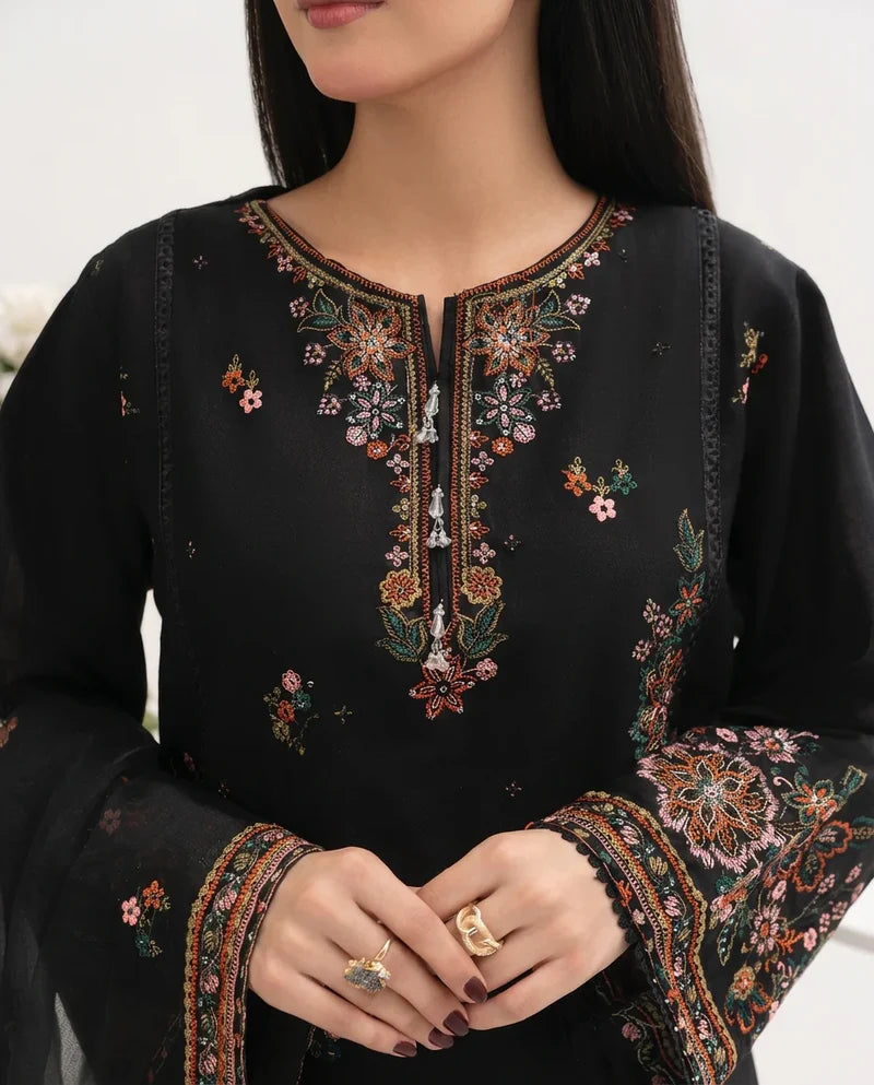 Hareem   Embroidered   3pc
